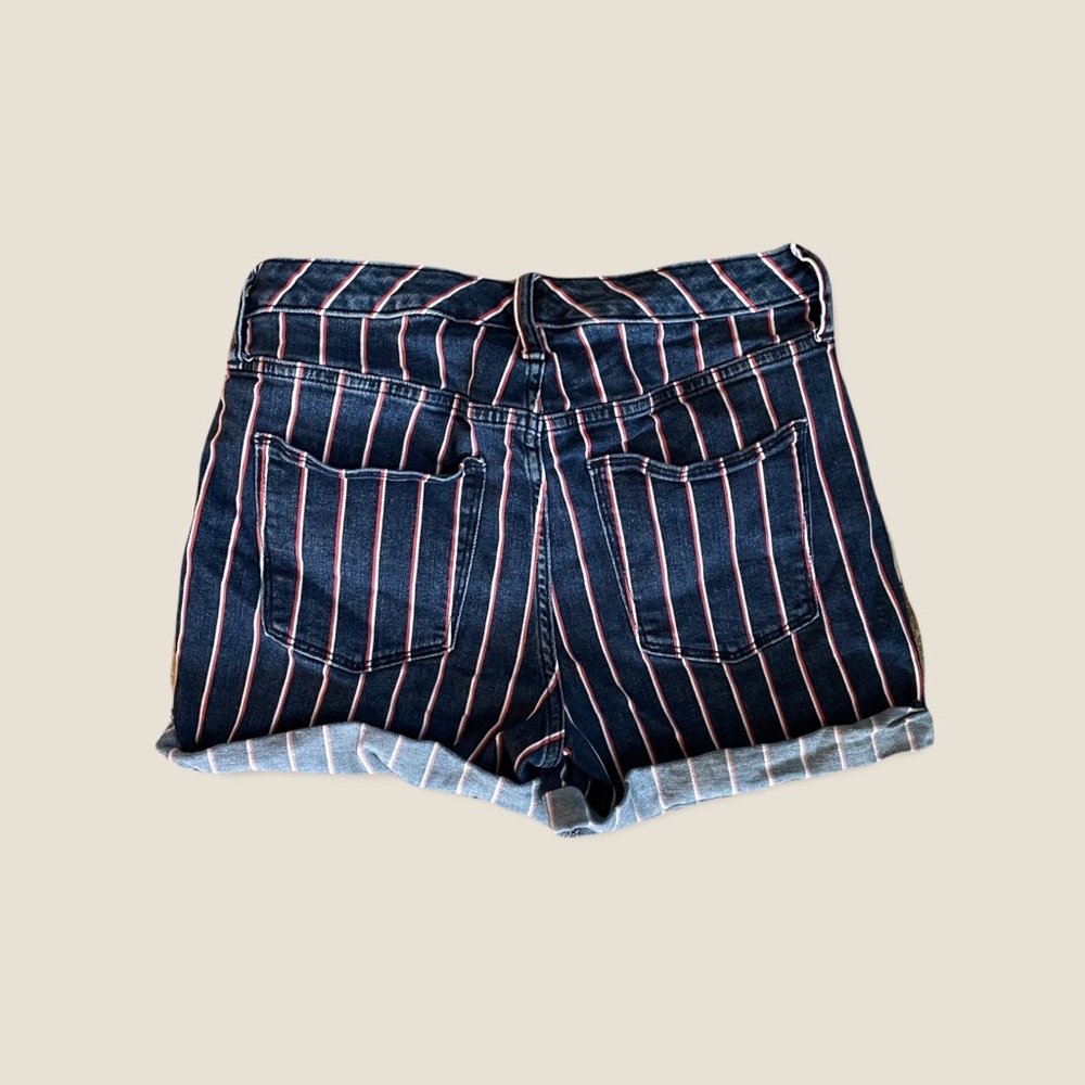 Universal Thread Shorts - Picture 3 of 3